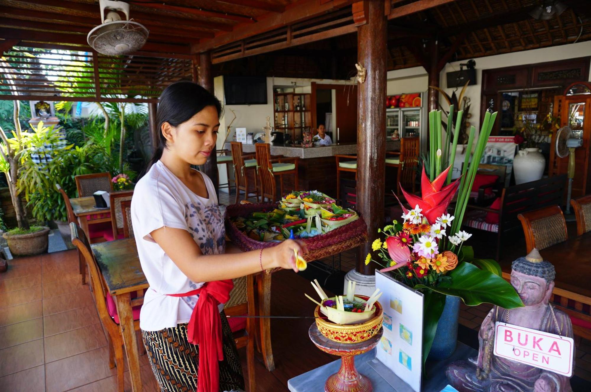 Yulia 2 Homestay Sanur Exterior photo